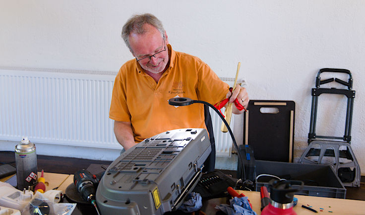 &copy; www.mutbuergerdokus.de: BUND Meerbusch: Repaircaf&eacute; Meerbusch