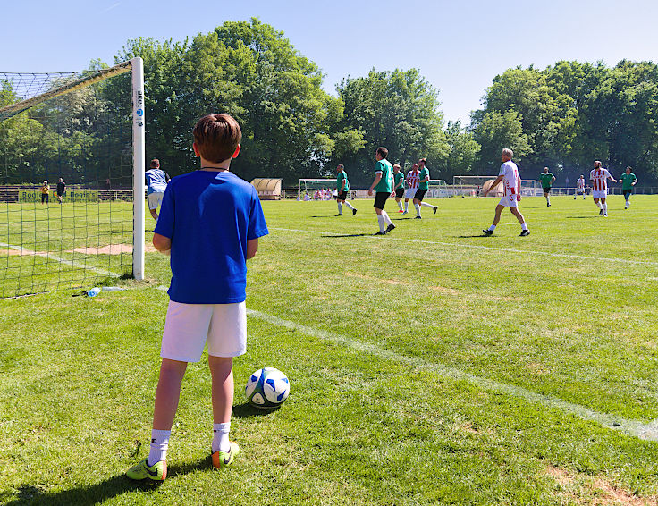 &copy; www.mutbuergerdokus.de: 3. Fu&szlig;ballfest der Fu&szlig;ball Freunde B&uuml;derich '22: 'D'r FC K&ouml;lle k&uuml;tt!'