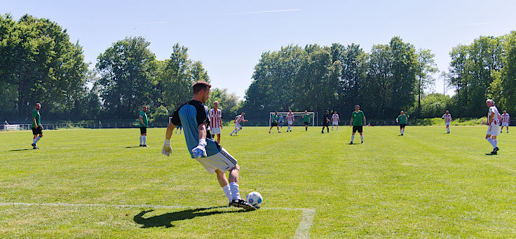 &copy; www.mutbuergerdokus.de: 3. Fu&szlig;ballfest der Fu&szlig;ball Freunde B&uuml;derich '22: 'D'r FC K&ouml;lle k&uuml;tt!'