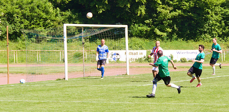 &copy; www.mutbuergerdokus.de: 3. Fu&szlig;ballfest der Fu&szlig;ball Freunde B&uuml;derich '22: 'D'r FC K&ouml;lle k&uuml;tt!'