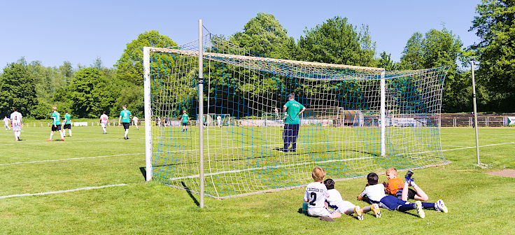 &copy; www.mutbuergerdokus.de: 3. Fu&szlig;ballfest der Fu&szlig;ball Freunde B&uuml;derich '22: 'D'r FC K&ouml;lle k&uuml;tt!'