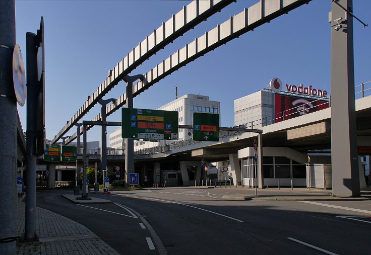 © www.mutbuergerdokus.de: Corona Lockdown: Ein Flughafen bleibt am Boden