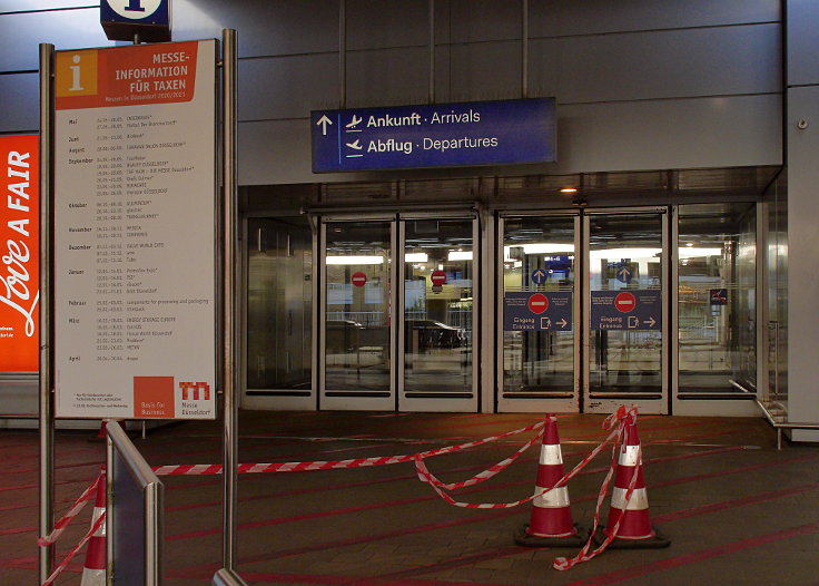 © www.mutbuergerdokus.de: Corona Lockdown: Ein Flughafen bleibt am Boden