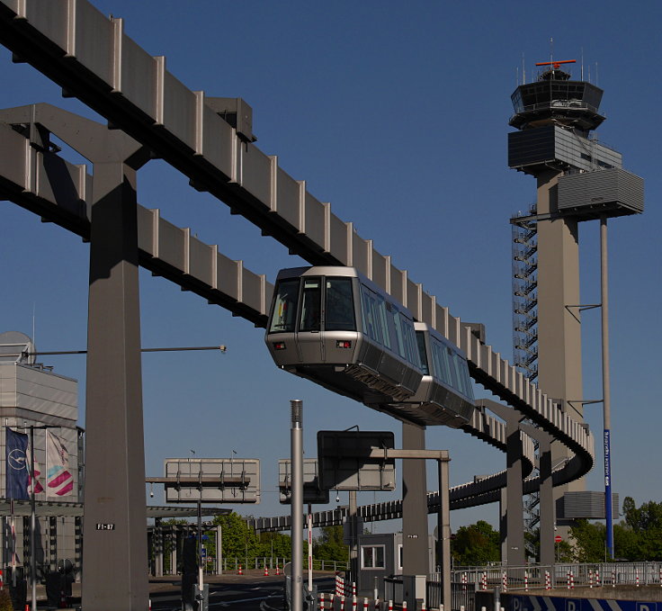 © www.mutbuergerdokus.de: Corona Lockdown: Ein Flughafen bleibt am Boden