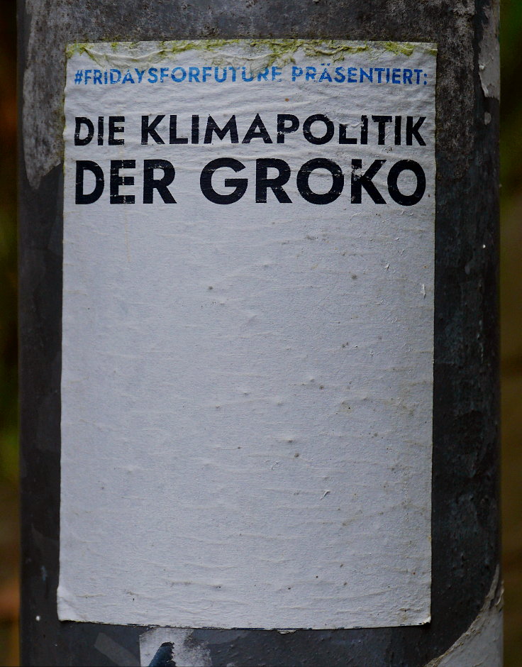 Aufkleber: 'Fridays for Future präsentiert: Die Klimapolitik der GroKo'