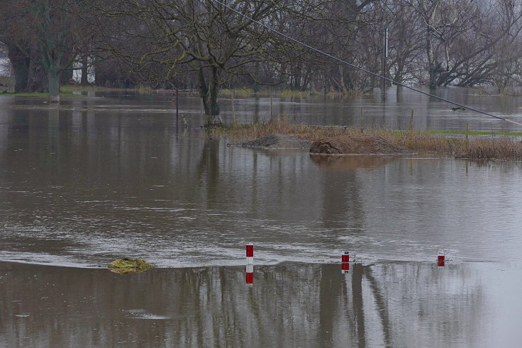 © www.mutbuergerdokus.de: Fundstücke: Hochwasser am Rhein