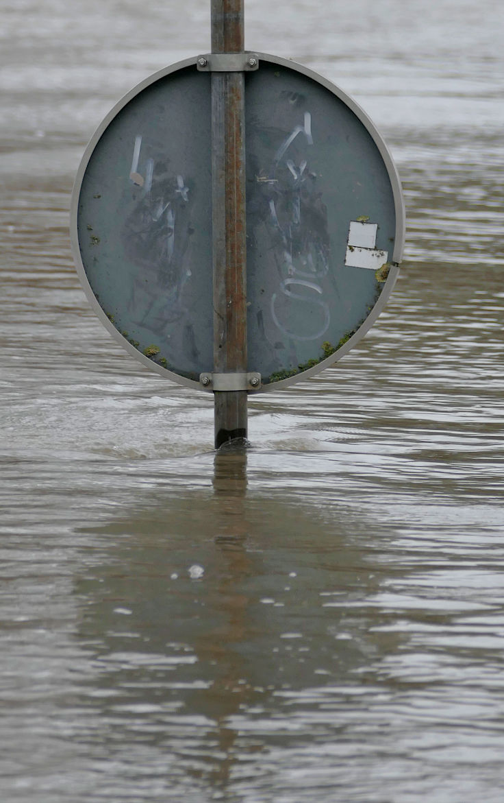 © www.mutbuergerdokus.de: Fundstücke: Hochwasser am Rhein