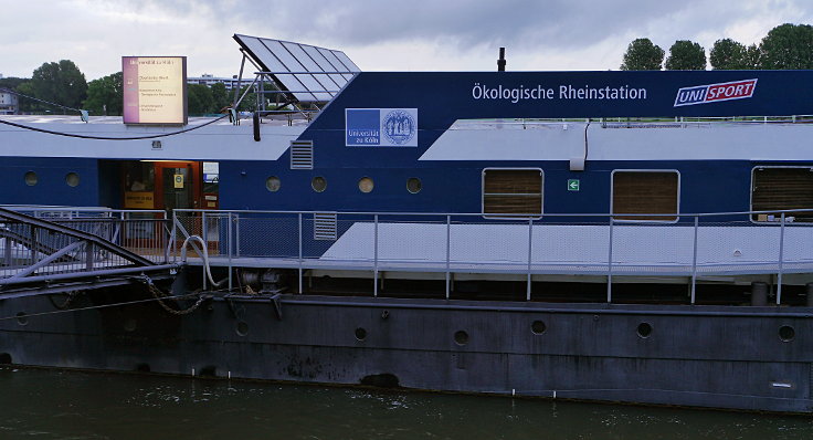Bootshaus der 'Ökologischen Rheinstation'