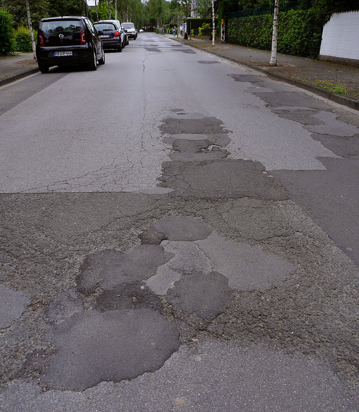 &copy; www.mutbuergerdokus.de: Fundst&uuml;cke: Radwegsch&auml;den