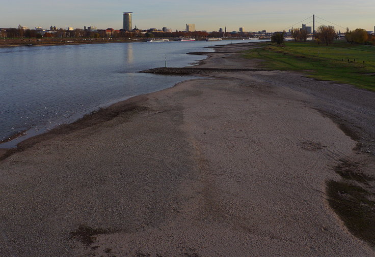 Niedrigwasser am Rhein