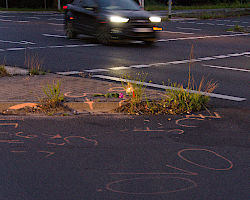 Verkehrsopfer - Gedenkkreuze am Straßenrand Verkehrsopfer - Gedenkkreuze am Straßenrand