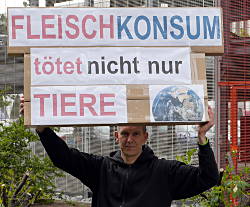 'Fleischkonsum tötet nicht nur Tiere' 'Fleischkonsum tötet nicht nur Tiere'