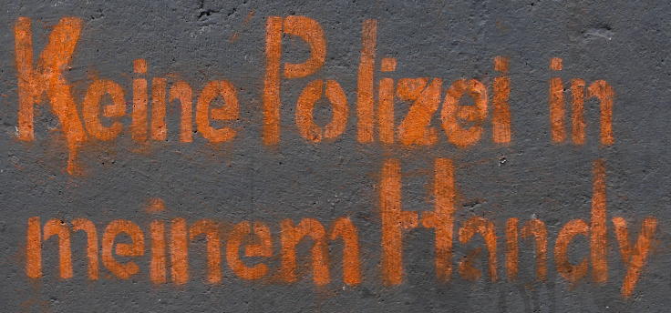 Graffiti: 'Keine Polizei in meinem Handy' (2020)