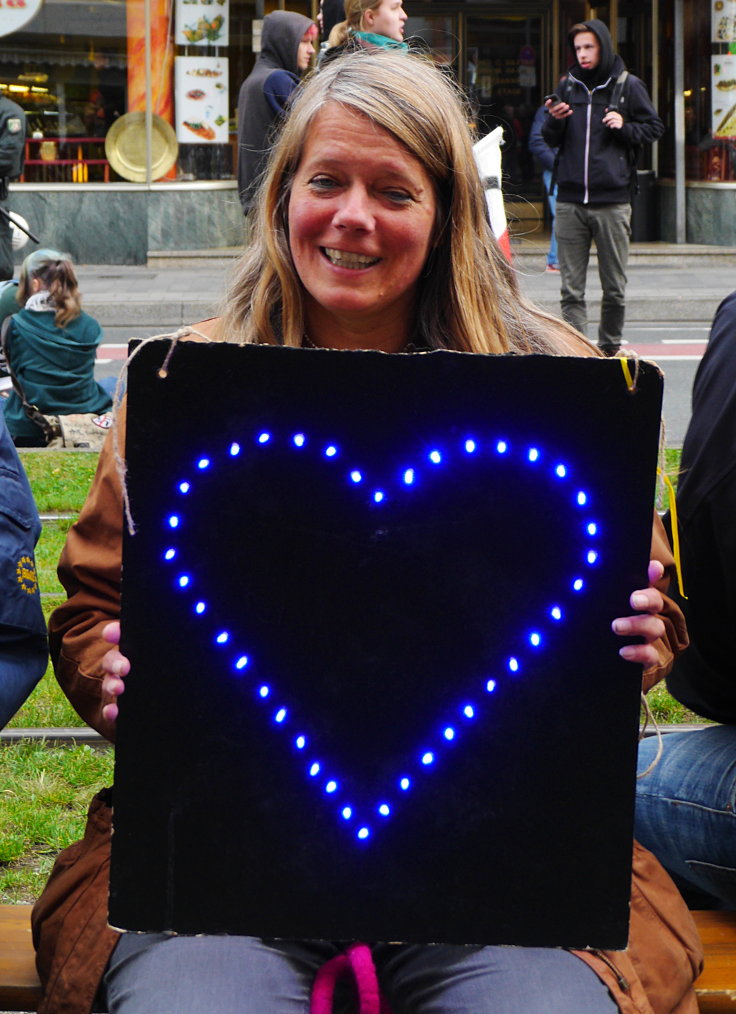 Tanja Brouwers bei 'Düsseldorf stellt sich quer' (2015)